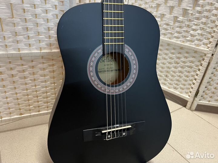 Гитара черная