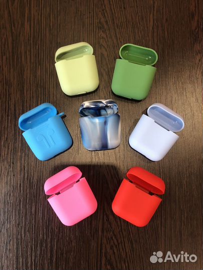 Новые чехлы для наушников Apple AirPods 2