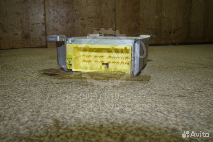Блок управления AIR BAG Toyota RAV4 (XA30)