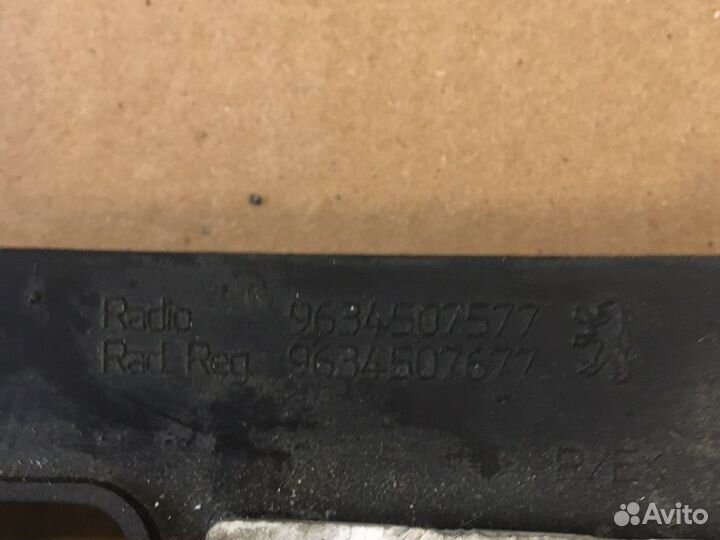 Кожух рулевой колонки Peugeot 307 (2942)