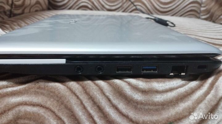 Ноутбук asus