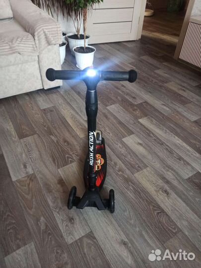 Самокат детский трехколесный бу
