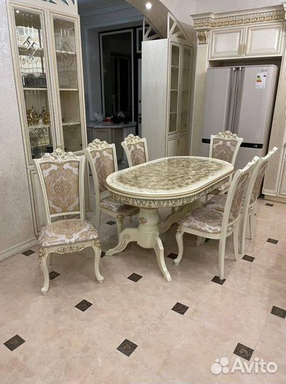 Кухонный гарнитур столы и стулья новые