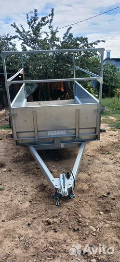 Прицеп на легковой автомобиль