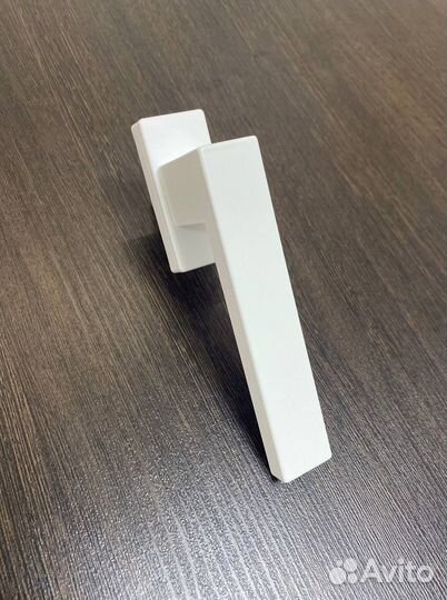 Оконная ручка SKF quadro (dublin)