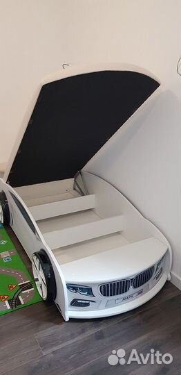 Детская кровать машинка