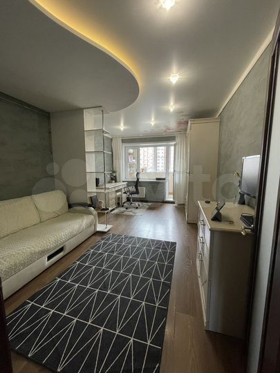 2-к. квартира, 77 м², 7/17 эт.