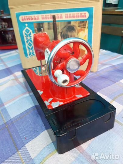 Игрушка Машина детская швейная СССР