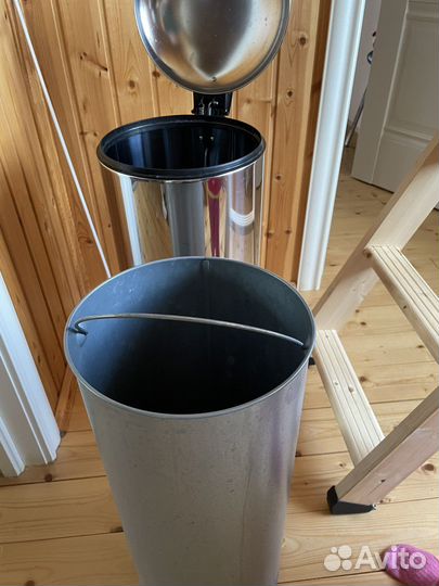 Мусорное ведро с контейнером