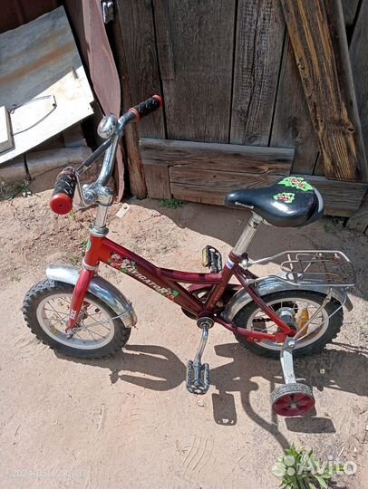 Детский четырëхколëсный велосипед