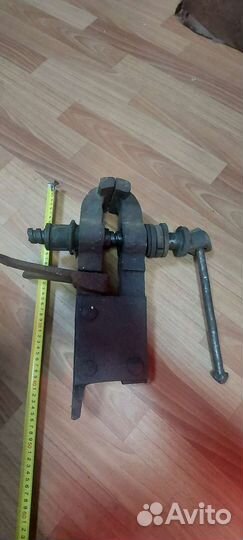 Антикварные тиски стуловые кузнечные