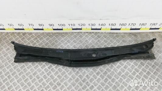 Накладка декоративная (жабо, дождевик) mitsubishi