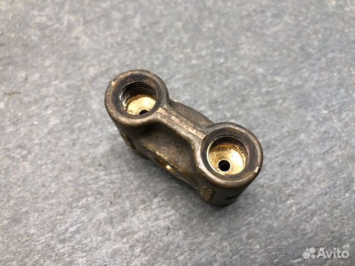 Муфта тормозных трубок Mitsubishi Carisma DA1A