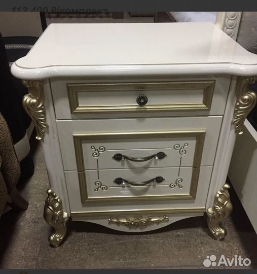 Спальный гарнитур