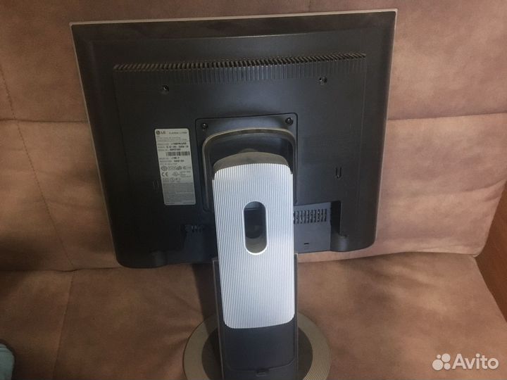 Монитор LG flatron L1730B