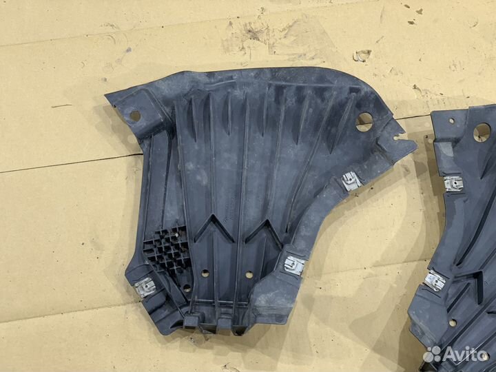 Боковая защита переднего бампера Mercedes W213