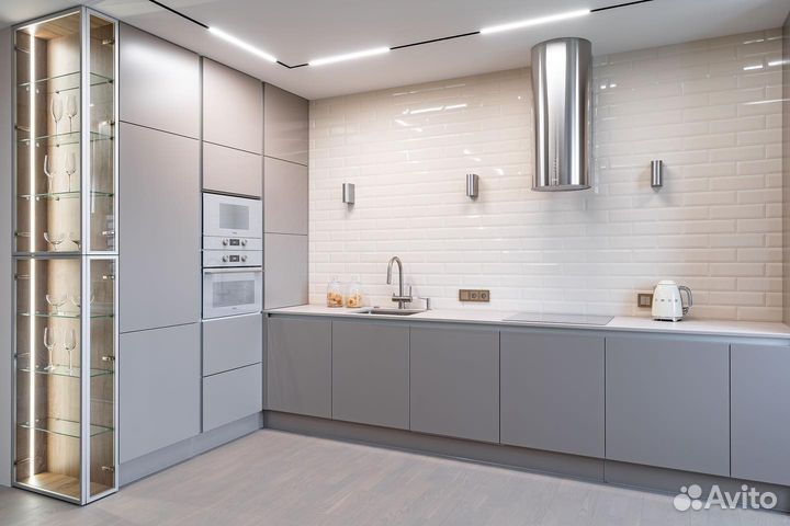 Кухня современная без верхних шкафов