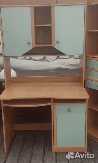 Письменный стол