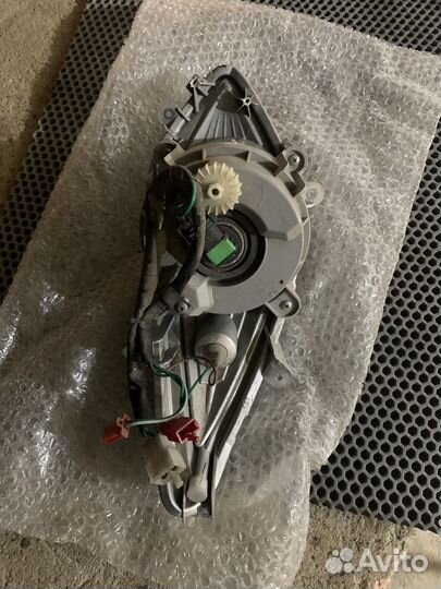 Фара правая sym joyride 200i