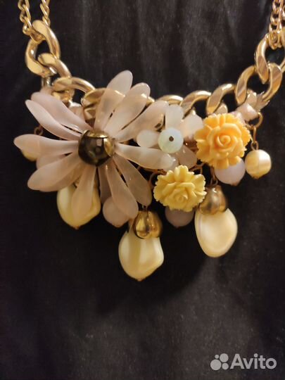 Колье ожерелье