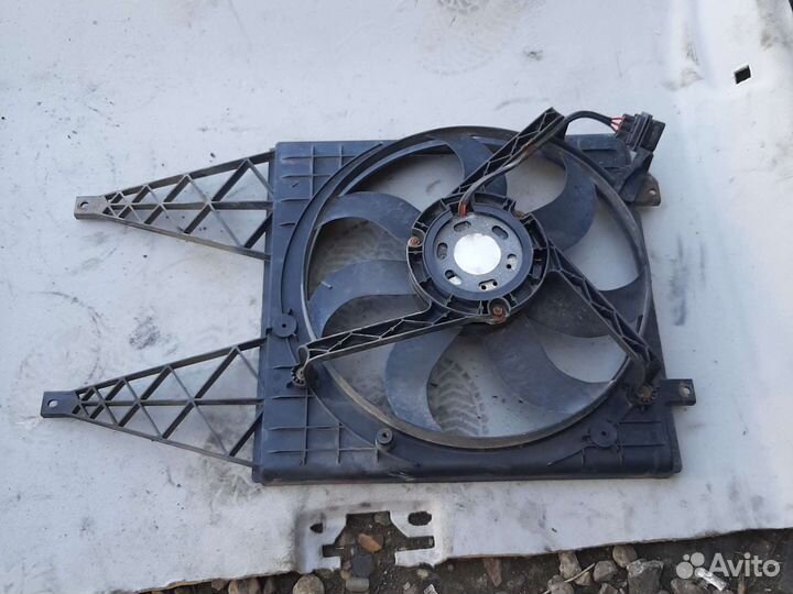 Вентилятор радиатора Шкода Фабия 1 1.2i оригинал