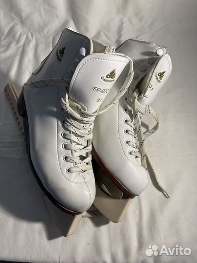 Коньки фигурные caprice