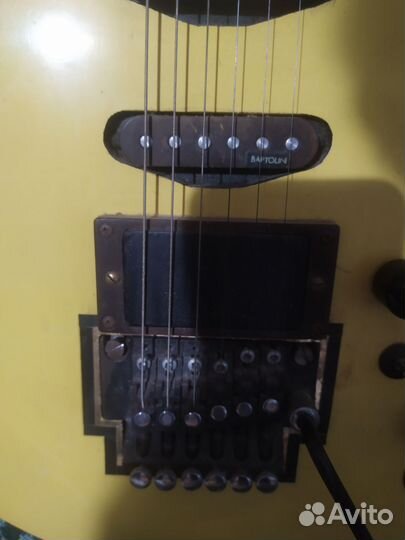 Электрогитара