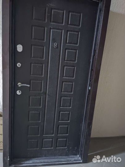 Дверь входная металлическая