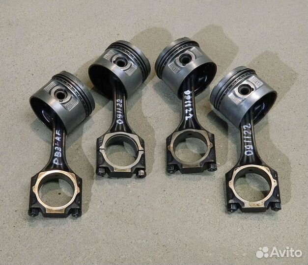 Шатун с поршнем VW Passat B3 RF