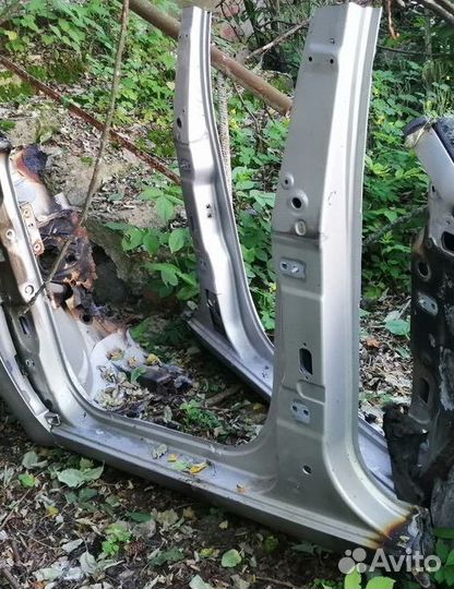 Левый порог и средняя стойка сценик 2