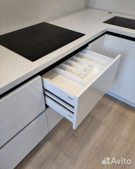 Кухонный гарнитур угловой