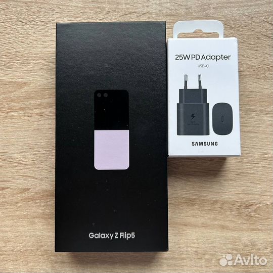 Samsung Galaxy Z Flip5, 8/256 ГБ