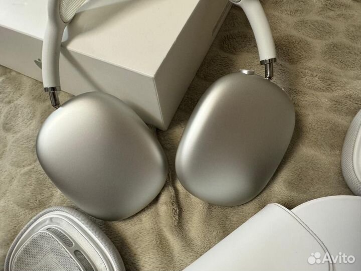 AirPods Max silver