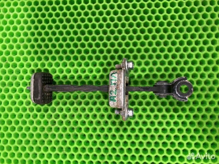 Ограничитель двери передний левый Acura Mdx YD2