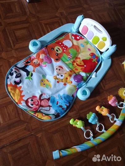 Развивающий коврик с пианино