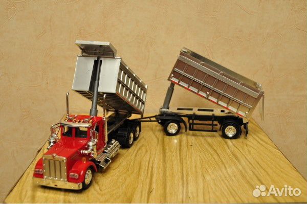 Модель машины трейлер с прицеп. Кenworth W900 N22