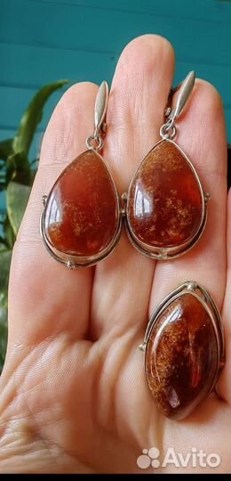 Серьги с натуральным гессонитом. Кольцо продано