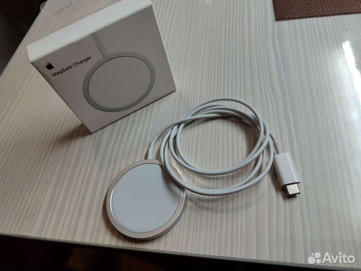 Магнитная зарядка для iPhone