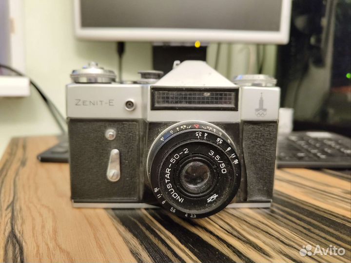 Плёночный фотоаппарат Zenit