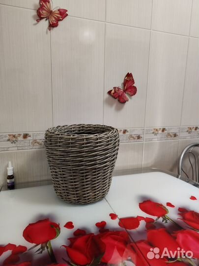 Кашпо для цветов напольное из ротанга