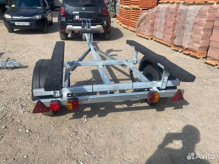 Прицеп для алюминиевых,пластиковых, надувных лодок
