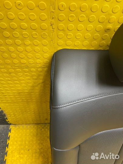 Б/У Сидение - Есть порванная частьn- Без