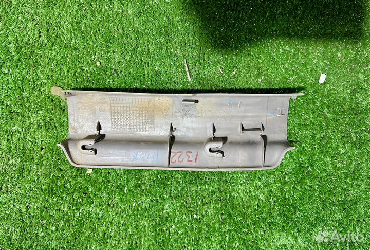 Накладка порога салона Mitsubishi L200