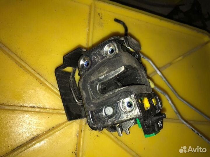 Замок двери задний левый Kia Rio QB 1.6 G4FC 2016