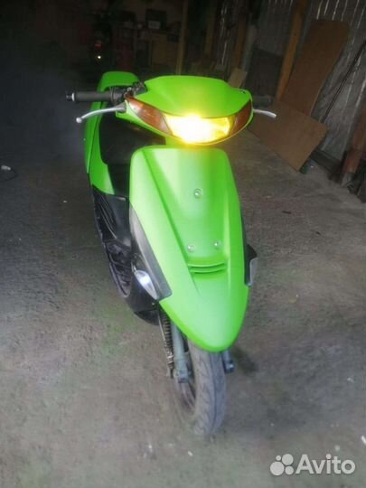 Скутер Suzuki
