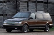 Chrysler Town & Country II (1990—1995) Минивэн