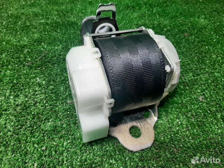 Ремень безопасности задний левый Toyota Aygo B10