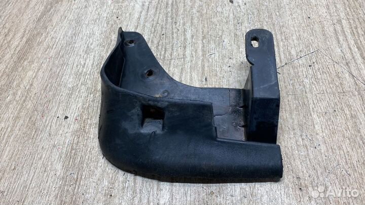 Передний Правый Брызговик Hyundai Sonata 4 EF