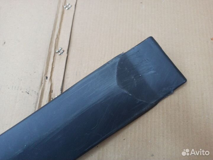 Молдинг двери задней правой LADA Largus