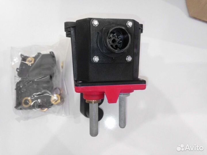 504016183 выключатель массы электронный